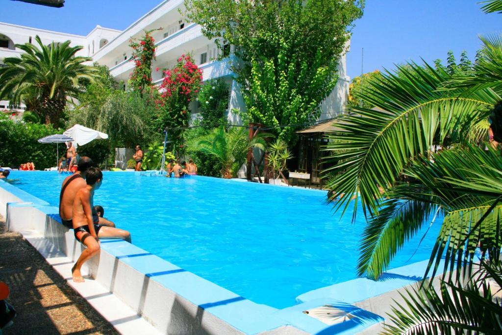 Siagas Beach Hotel Агиои Теодорои Экстерьер фото
